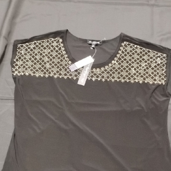 Chic Black Embellished Women's Blouse - Picture 6 of 8